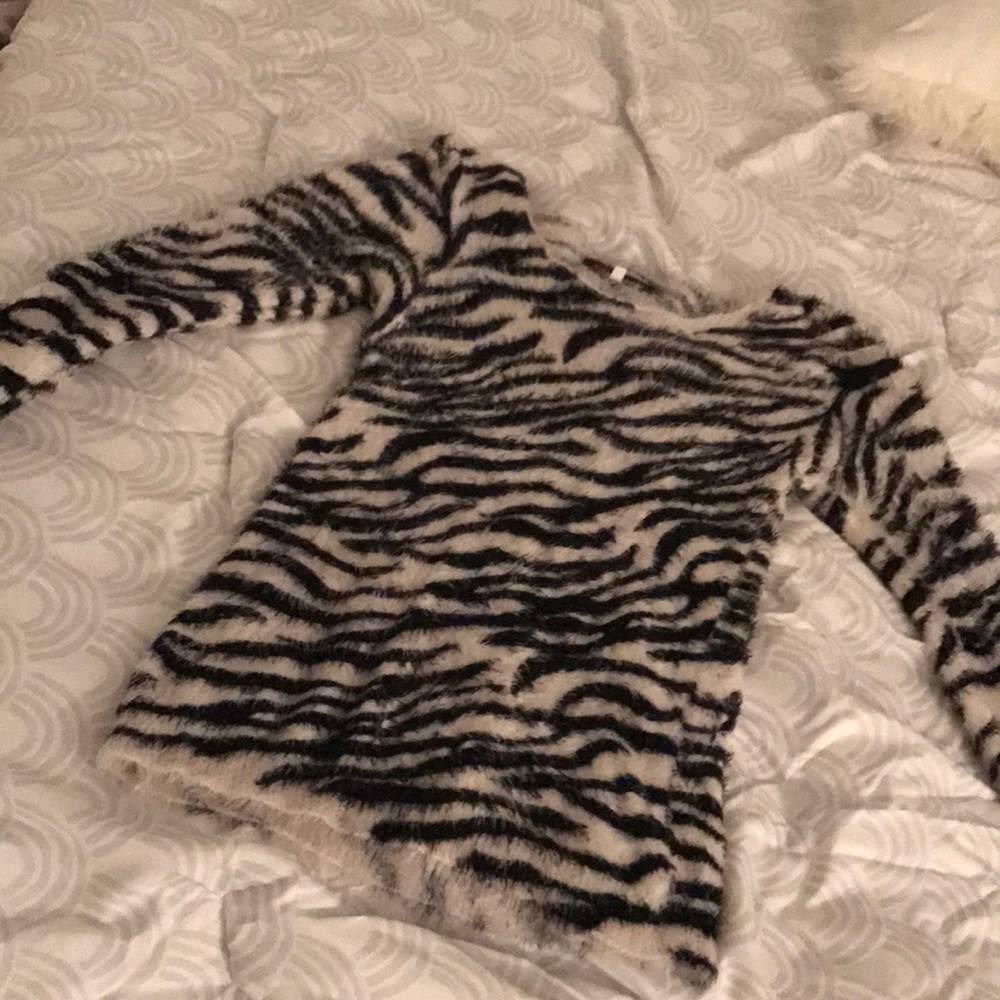 Soft, zebra, warm long sleeve shirt