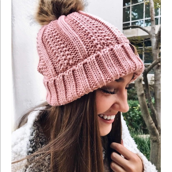 Cute pink Pom Pom knit hat - Picture 2 of 4