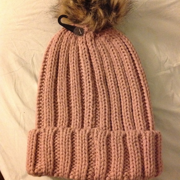 Cute pink Pom Pom knit hat - Picture 3 of 4