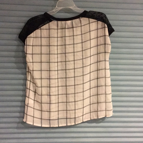 Professional lace and plaid top - Picture 4 of 4