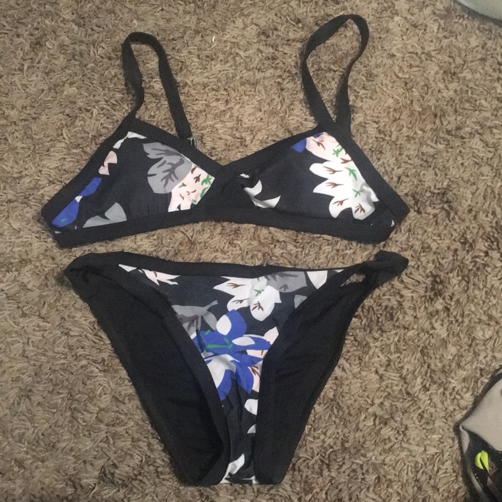 BRAND NEW Floral Bathing Suit Top & Bottom