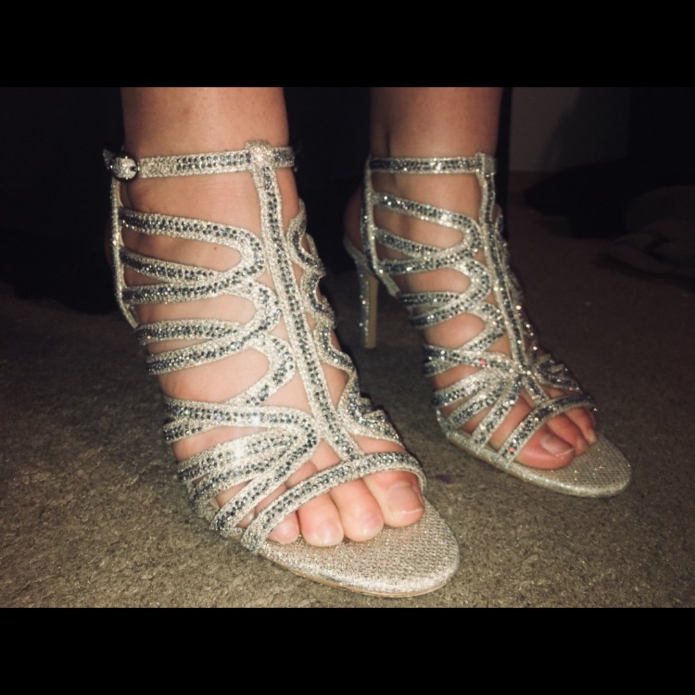 Sparkly Silver heels great for prom especially !(