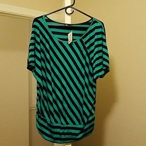 NWT Women's 1x AB studio woman t shirt
