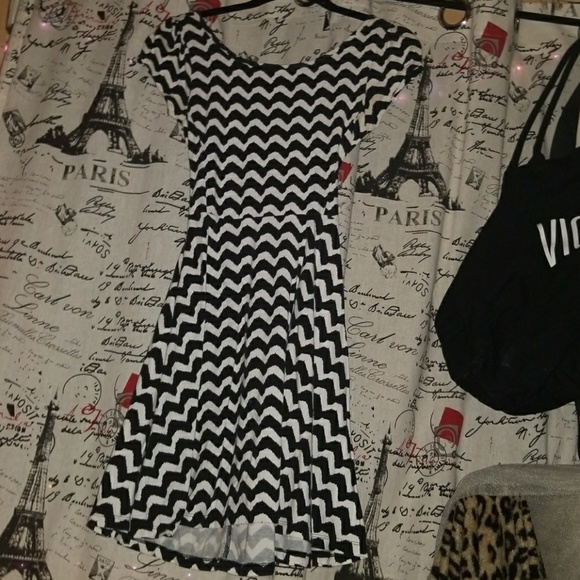 Dress - Picture 2 of 2