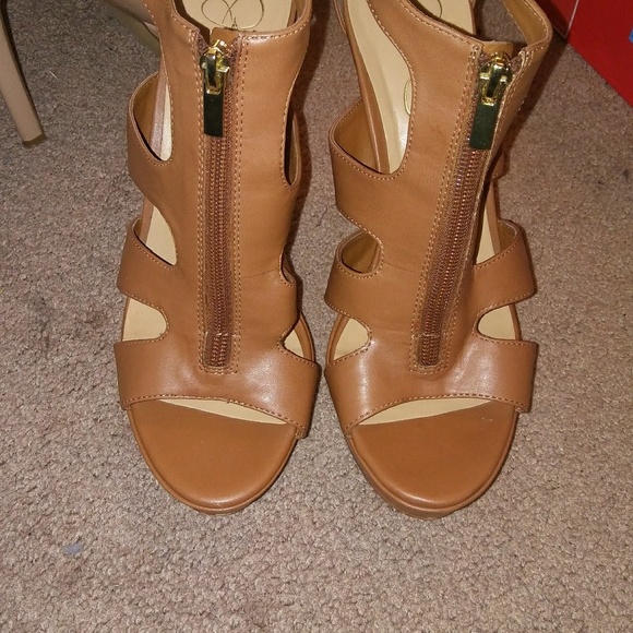Heels - Picture 1 of 2