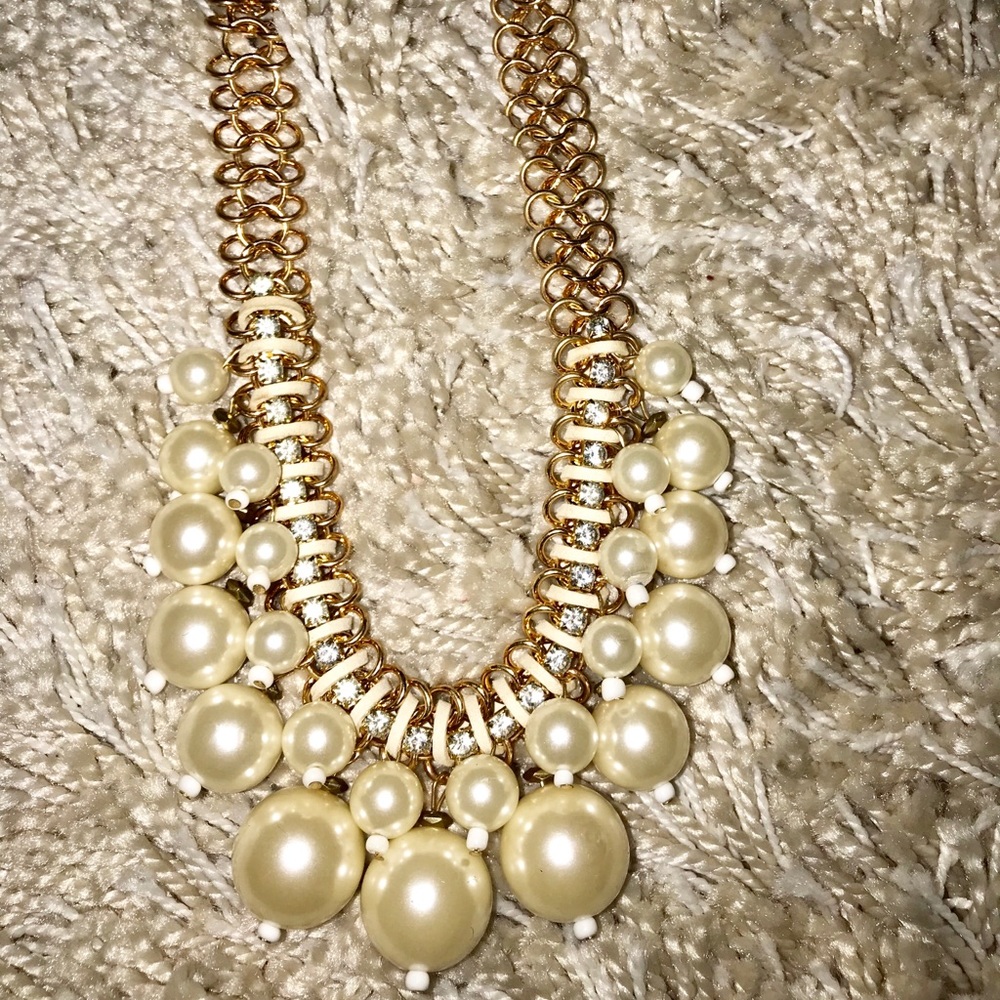 Pearls✨Rhinestones on a gold choker‼️Too Cute🔥