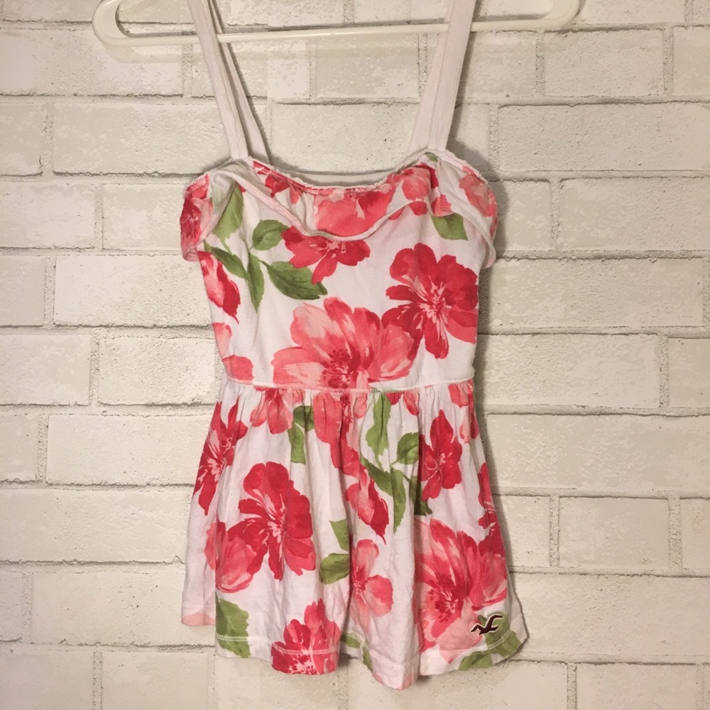 CUTE FLIRTY HOLLISTER TANK