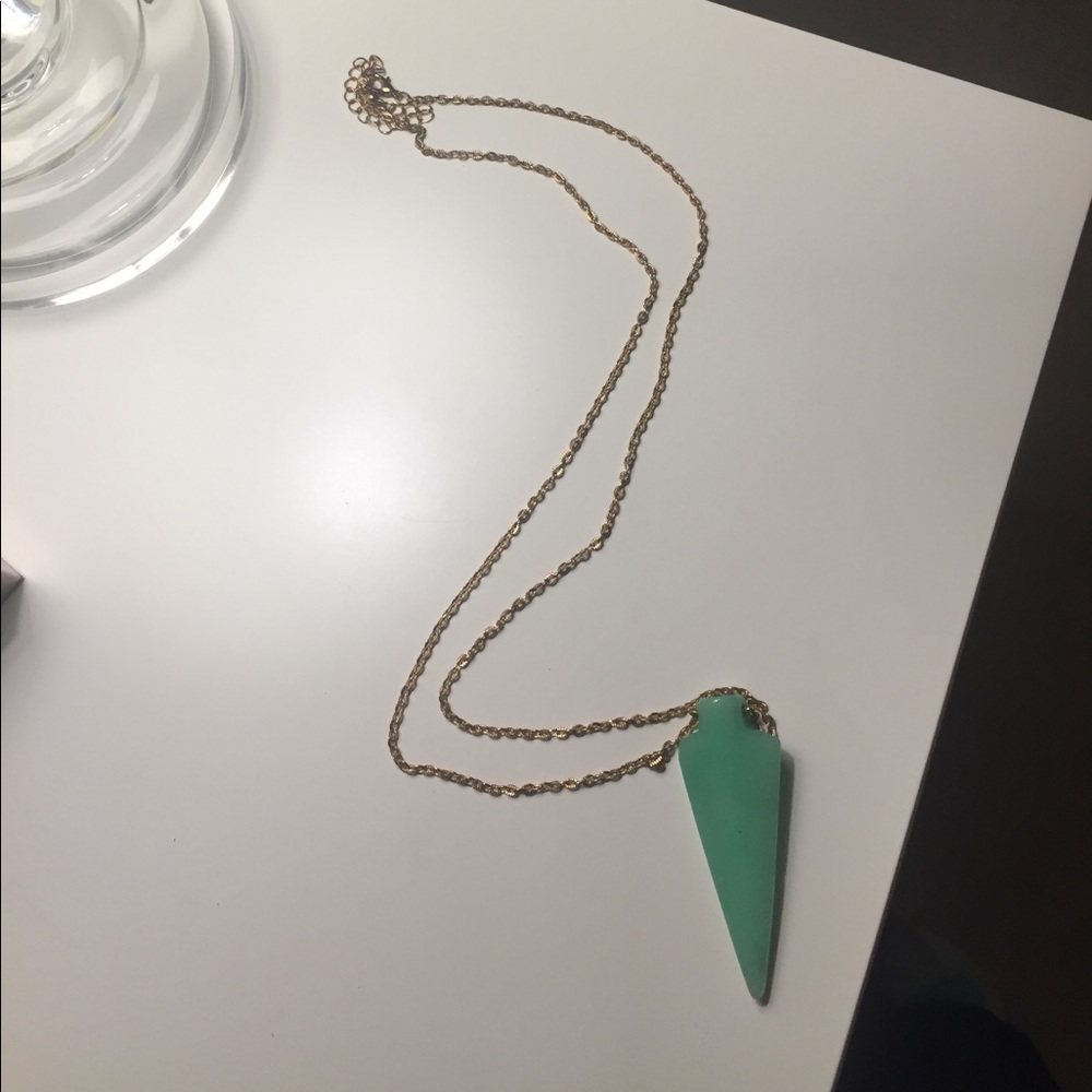 Green arrowhead necklace