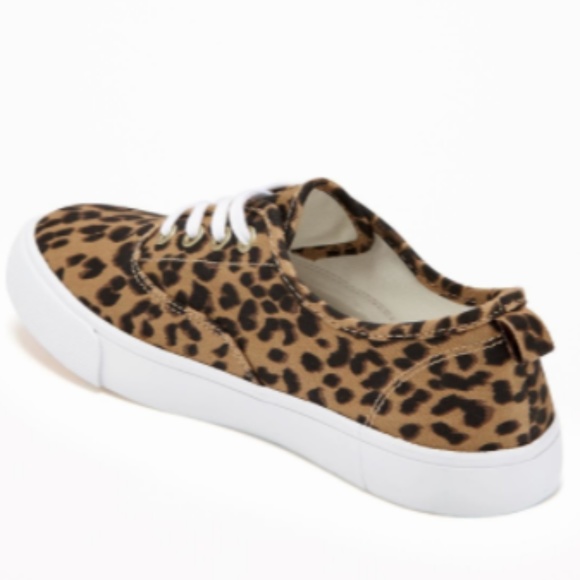 womens sz 6/kids sz 4 Cheetah sneakers - Picture 2 of 2