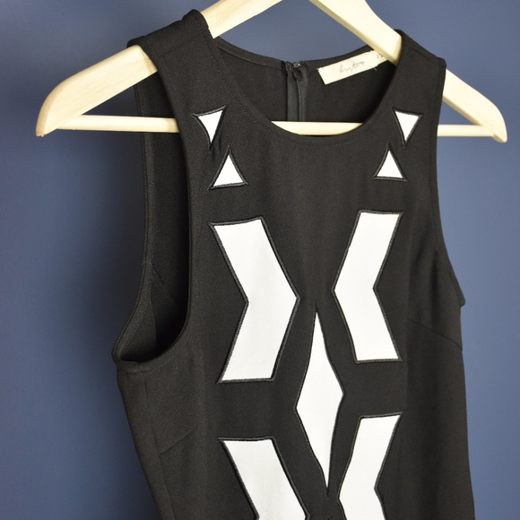 Luster Geometric Pattern Black/White Min Sz Small - Picture 2 of 3