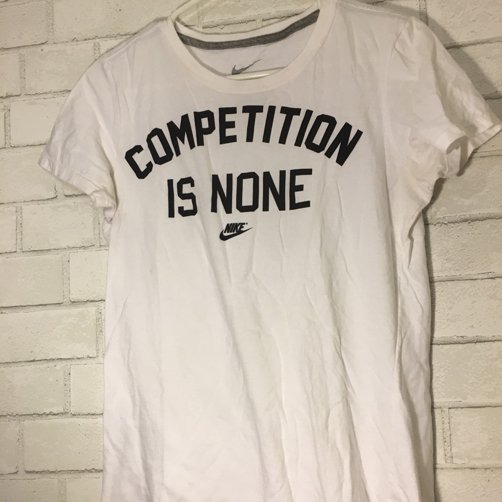 NIKE T SHIRT