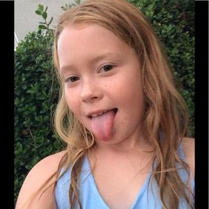 Meet your Posher, Chloe