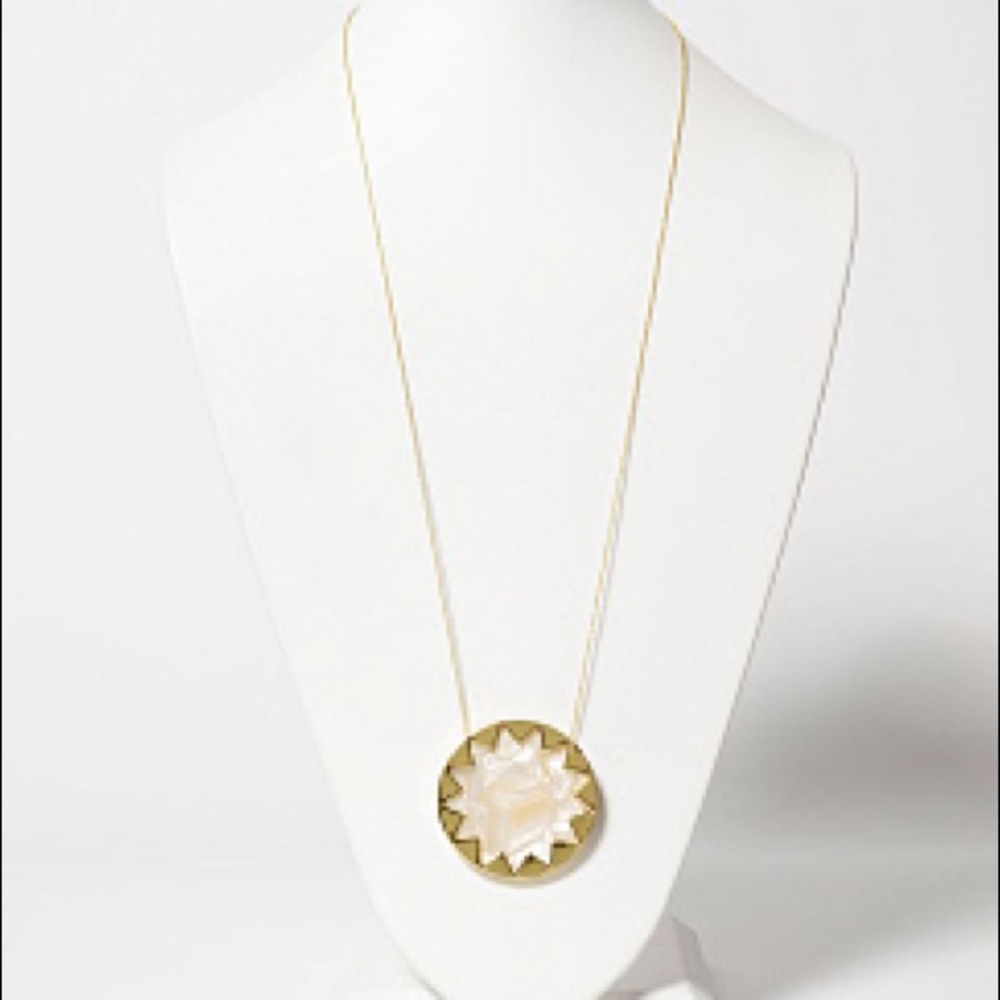 House of Harlow mother of pearl starburst necklace