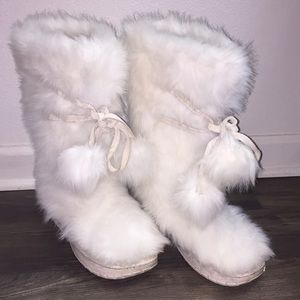 White fur snow boots