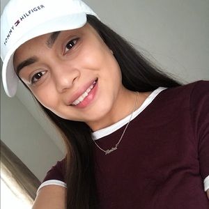 Meet your Posher, Carolina