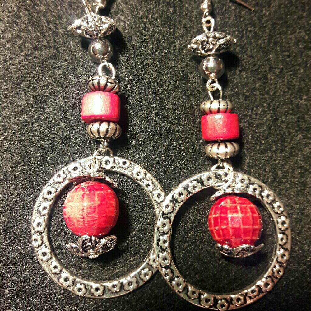 DebbBees #58.  Hand-made Dangle Earrings