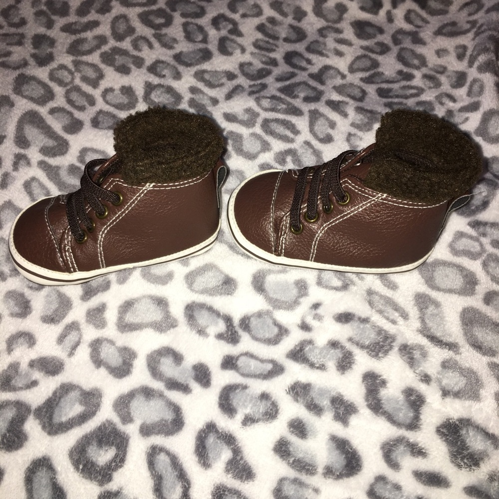 Rising Star brown infant crib boot size 9-12mo - Picture 3 of 5
