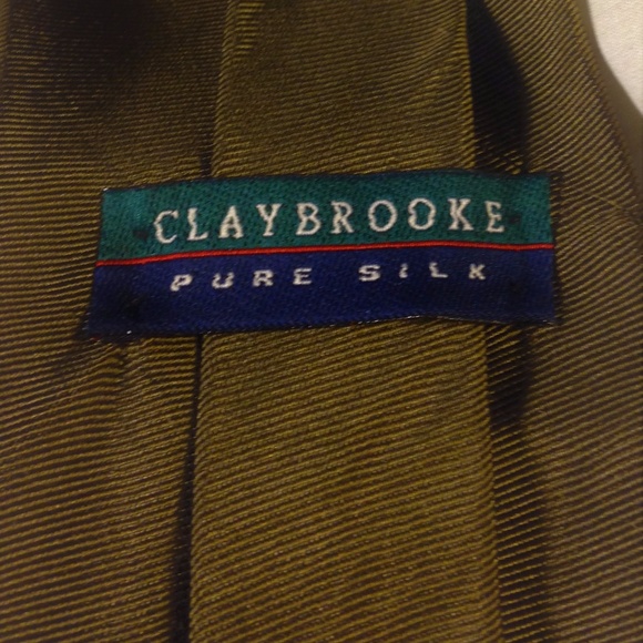 Claybrooke Handmade 100% Silk Solid Olive Necktie - Picture 3 of 4