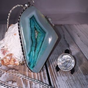 NWOT HUGE Flashy Agate Druzy Pendant– Green WG2877