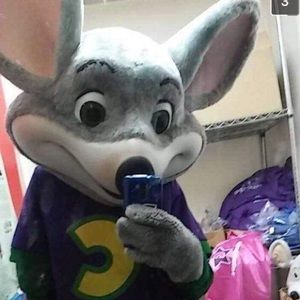 Meet your Posher, Luis