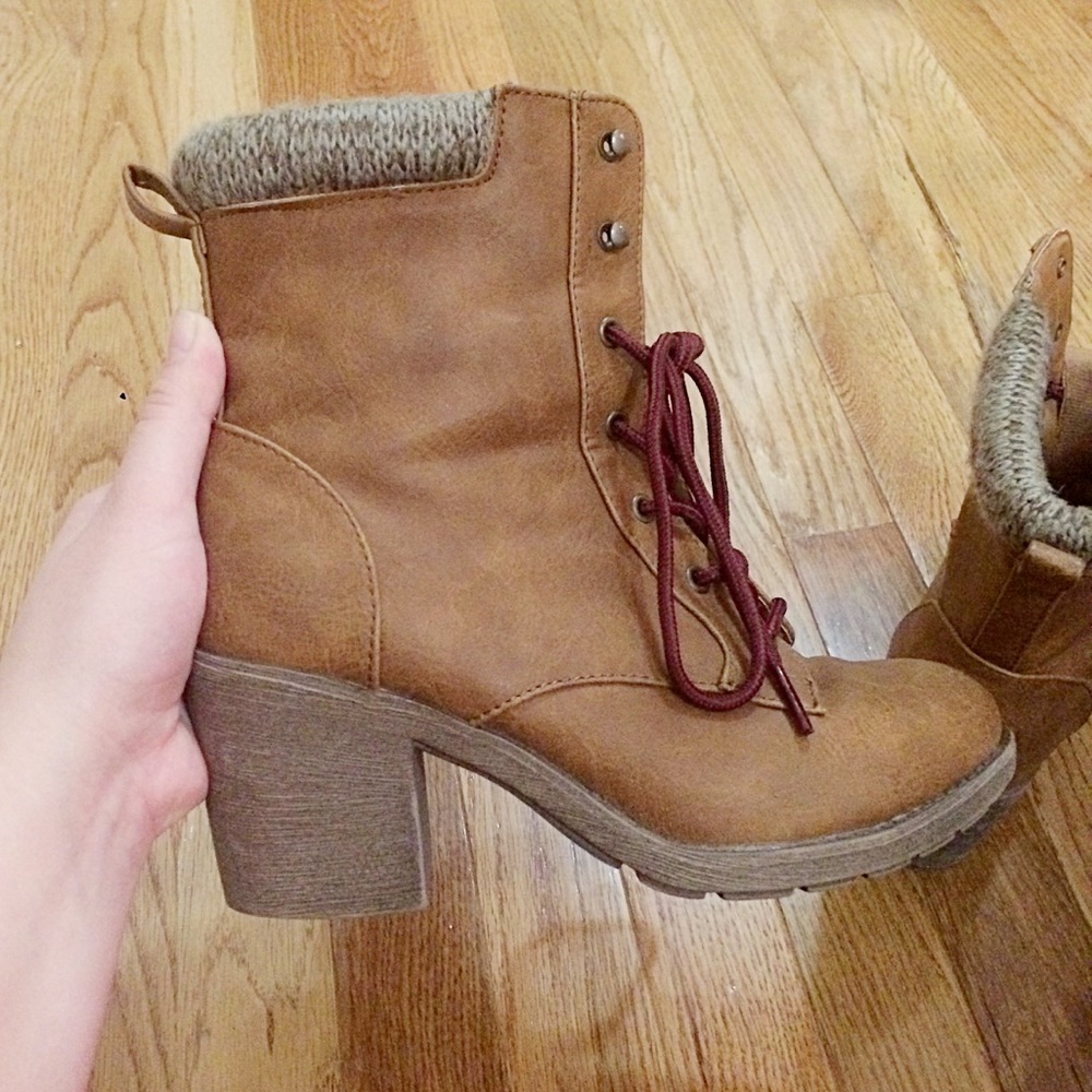 👢🍁Adorable Fall Lace up boots from Maurices!!