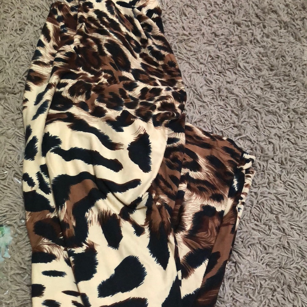 Leopard print Agnes and Dora leggings