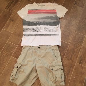 Men’s American Eagle shorts w/ tshirt