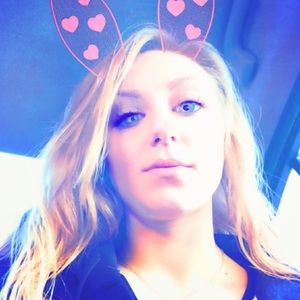 Meet your Posher, Elana