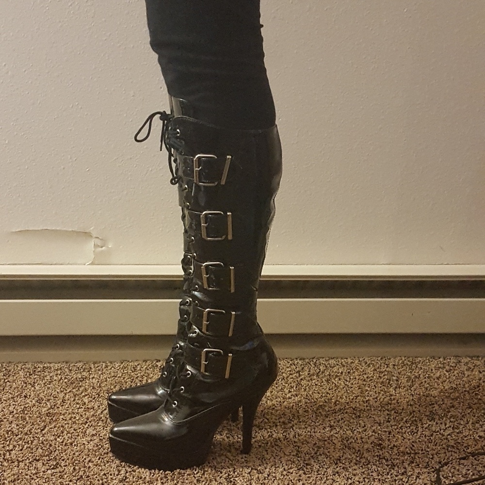 Knee lace up buckle boots