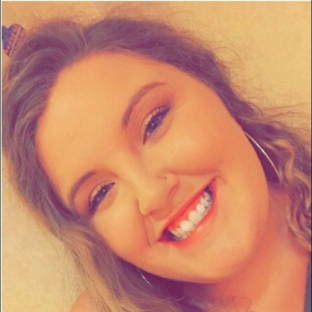 Meet your Posher, Lexie