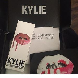 Meet your Posher, Hana