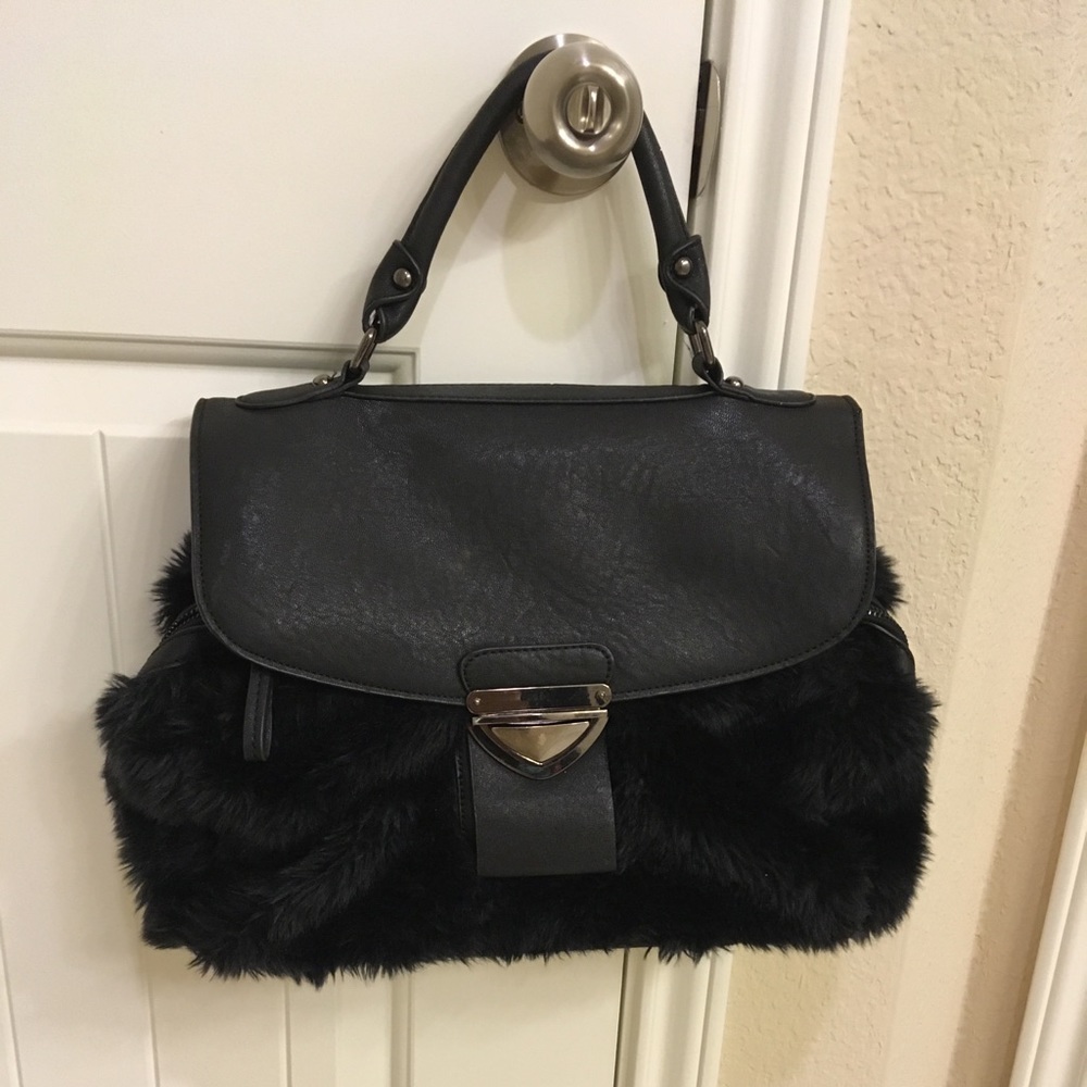 Hand bag