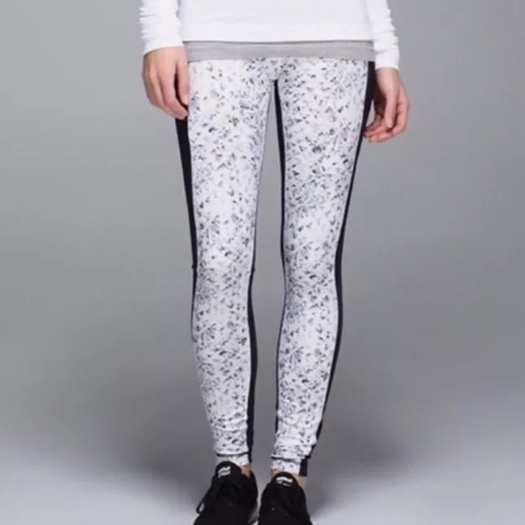 lululemon athletica Pants - ❗SOLD❗Lululemon speed tight diamond rare print
