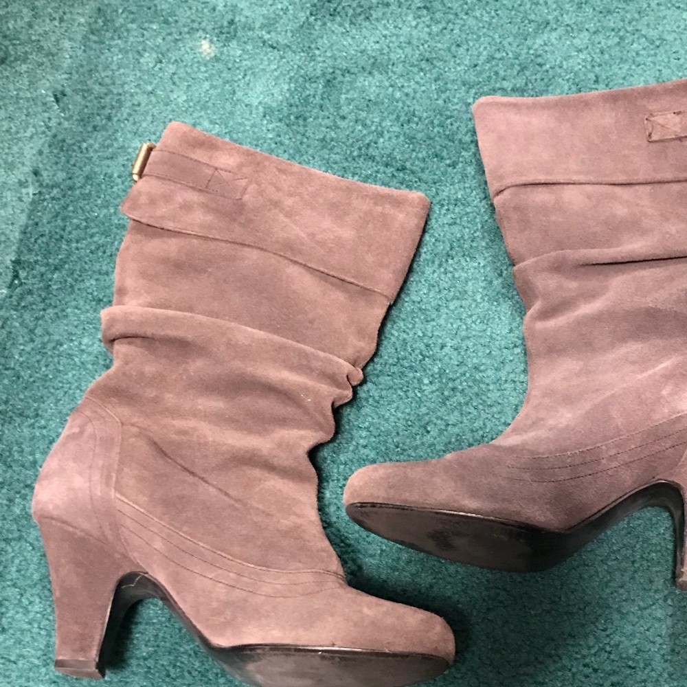 Steve Madden Gray Suede Boots with Heel