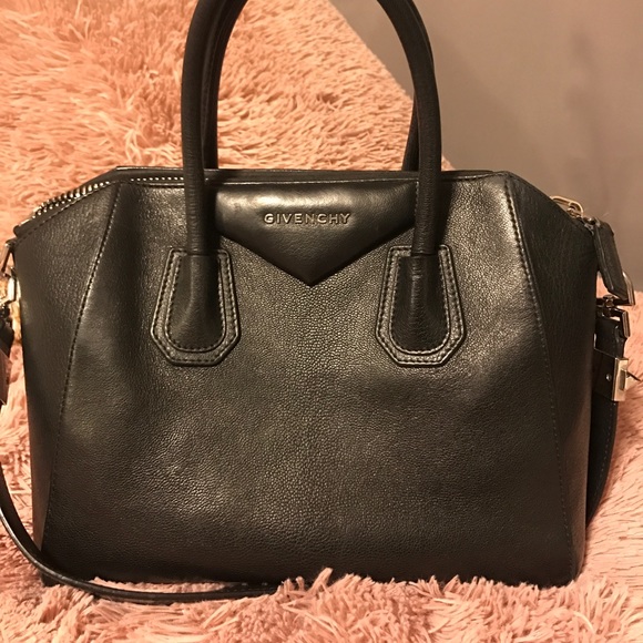 Givenchy - Picture 2 of 5