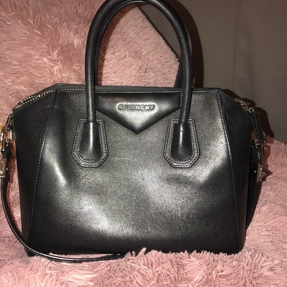 Givenchy - Picture 3 of 5