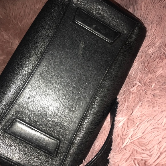 Givenchy - Picture 4 of 5