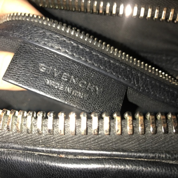 Givenchy - Picture 5 of 5