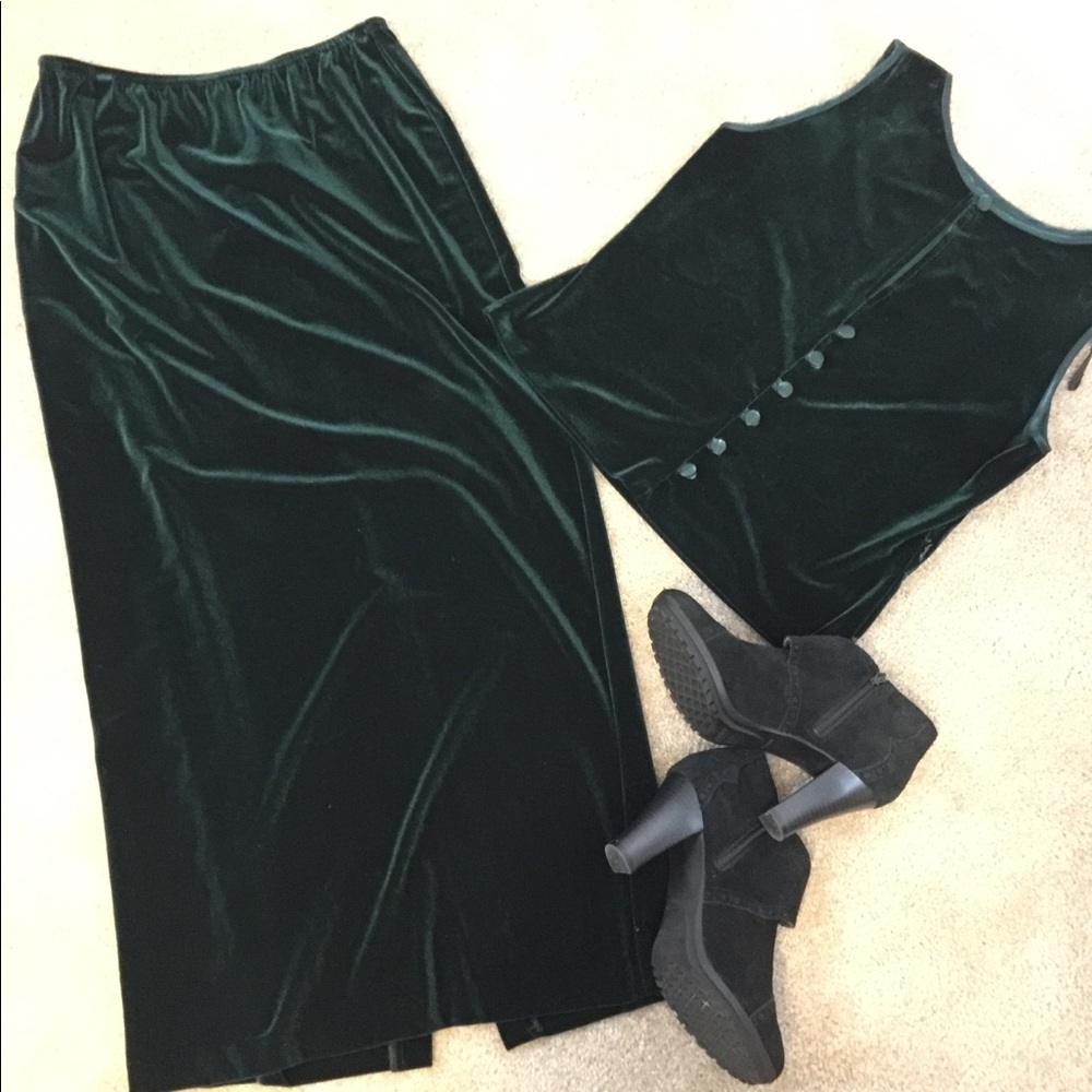 END OF YEAR SALE  Nina Piccalino Green Velvet Tank & Skirt *$ALE*
