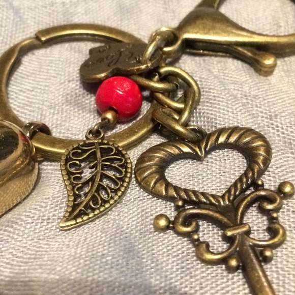 🍒 HEART KEY KEYCHAIN LOVE TASSEL LEAF BRONZE RED KEYS ACCESSORIES CLASP BEAD - Picture 2 of 7