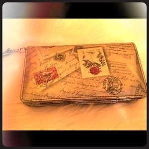 Mundi wallet wristlet