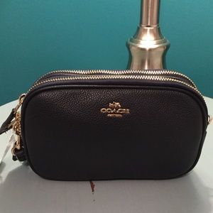 NWT Coach Pebbled Crossbody Clutch