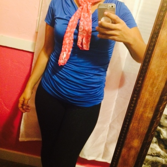 Scarfs - Picture 5 of 5