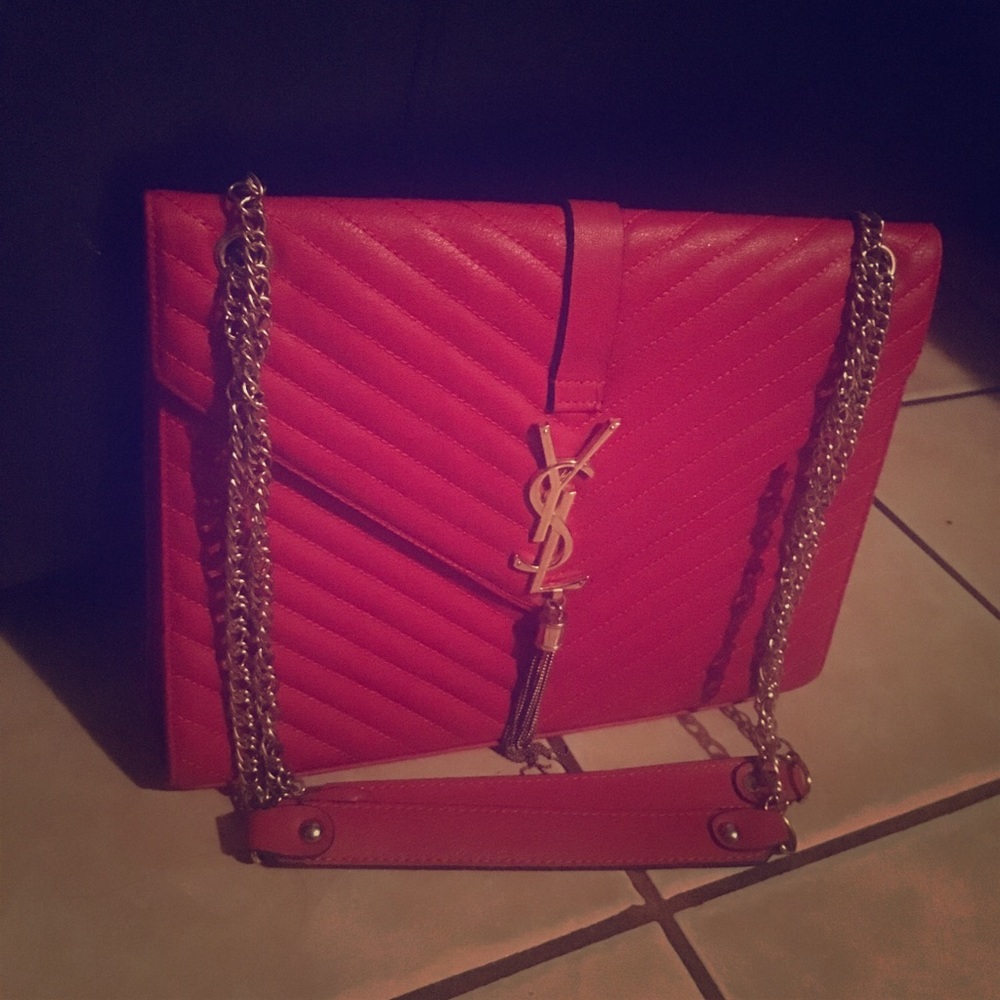 ✨❤️👜YSL Purse!