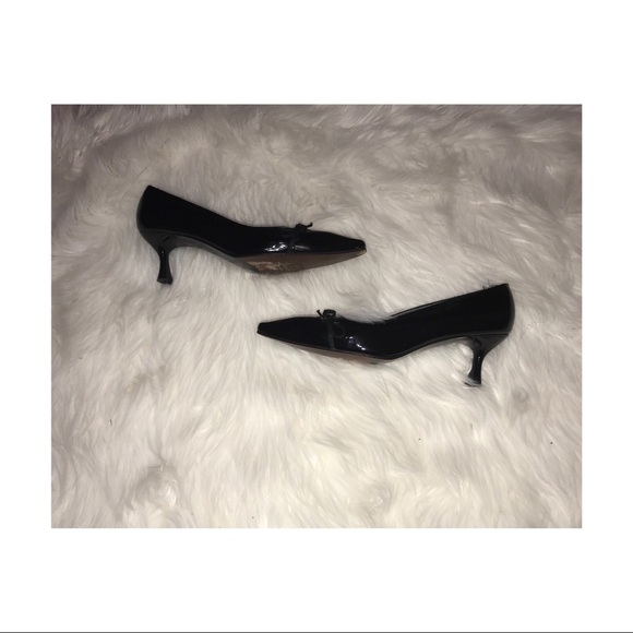 Stuart Weitzman heels - Picture 1 of 2