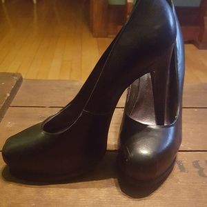 Size 10 Vera Wang Black heels