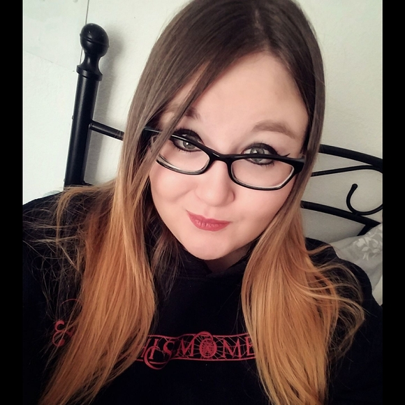 Meet your Posher, Amber - Picture 1 of 1