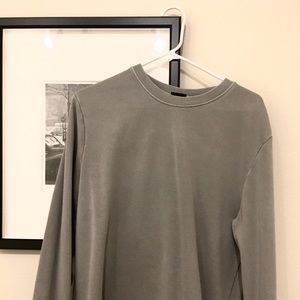 H&M grey sweatshirt