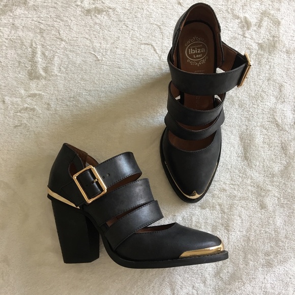 Jeffrey Campbell Shoes - Jeffrey Campbell Bethany Strap Booties EUC