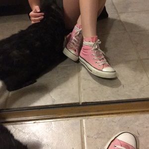 Hightop pink converse!